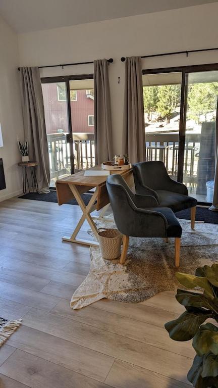 Cozy Condo Walking Distance To Village And Gondola W/ Pool/ Jacuzzi Sleeps 4. Mammoth Lakes Exterior foto
